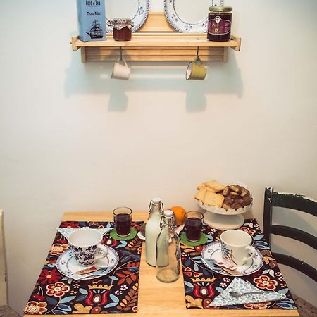 La Finestra Sul Cortile Bed & Breakfast อาตริ ภายนอก รูปภาพ