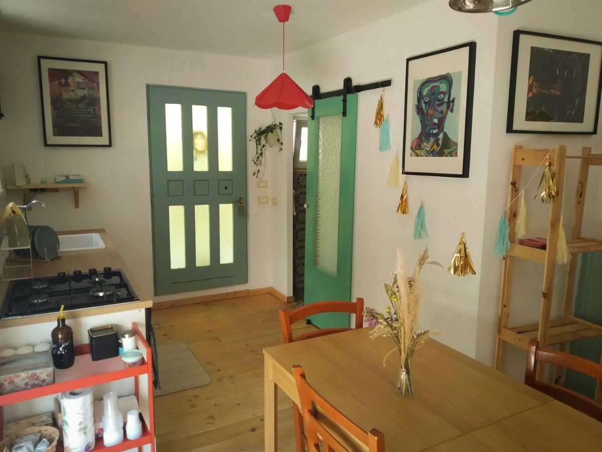 La Finestra Sul Cortile Bed & Breakfast อาตริ ภายนอก รูปภาพ