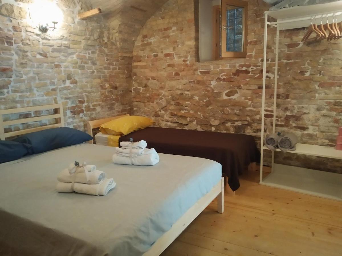 La Finestra Sul Cortile Bed & Breakfast อาตริ ภายนอก รูปภาพ