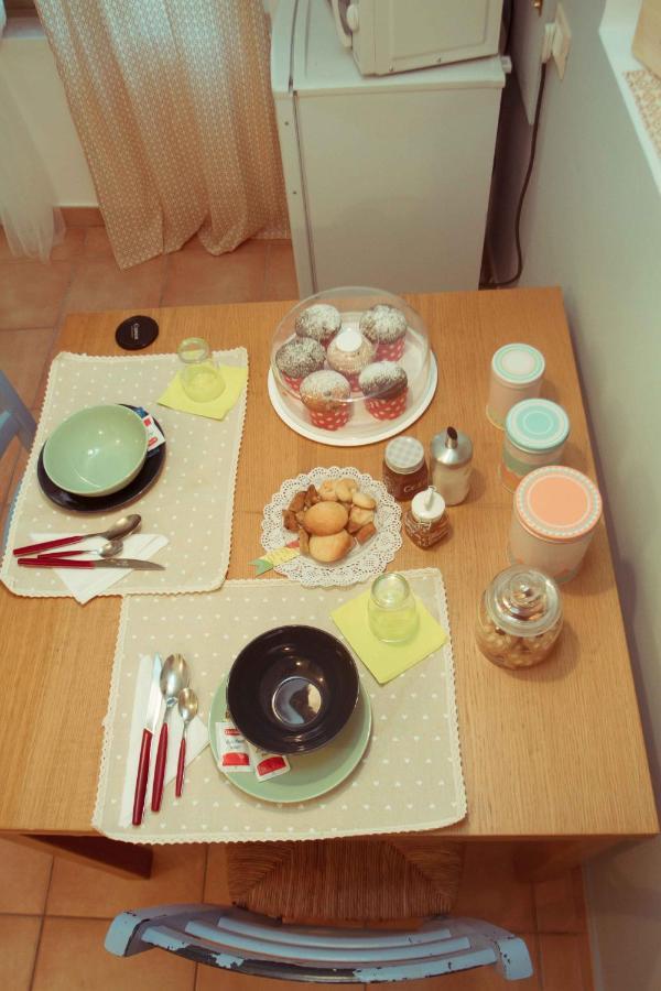 La Finestra Sul Cortile Bed & Breakfast อาตริ ภายนอก รูปภาพ