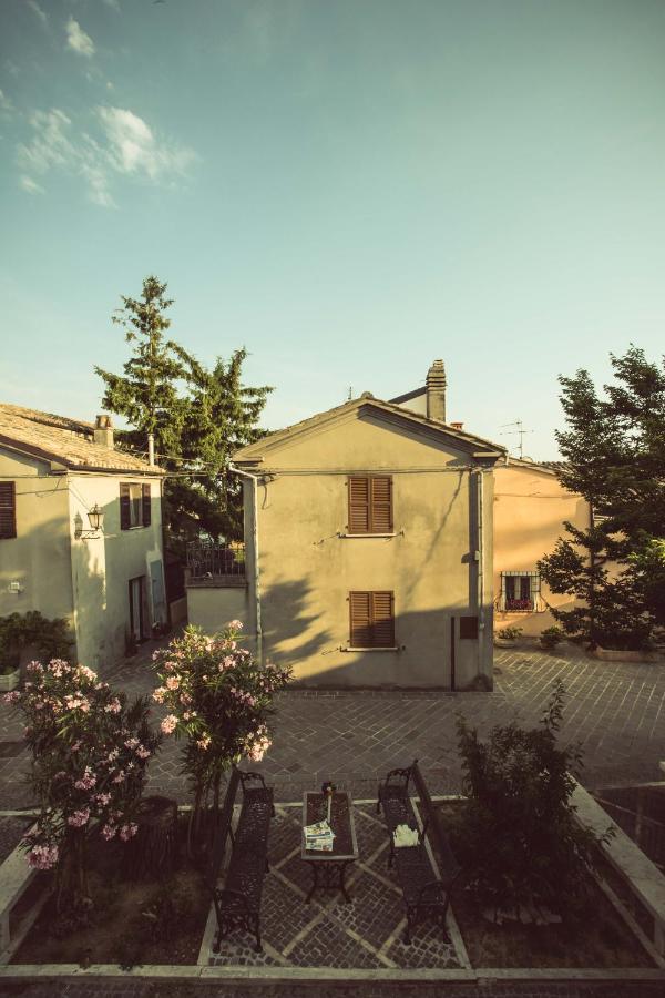 La Finestra Sul Cortile Bed & Breakfast อาตริ ภายนอก รูปภาพ