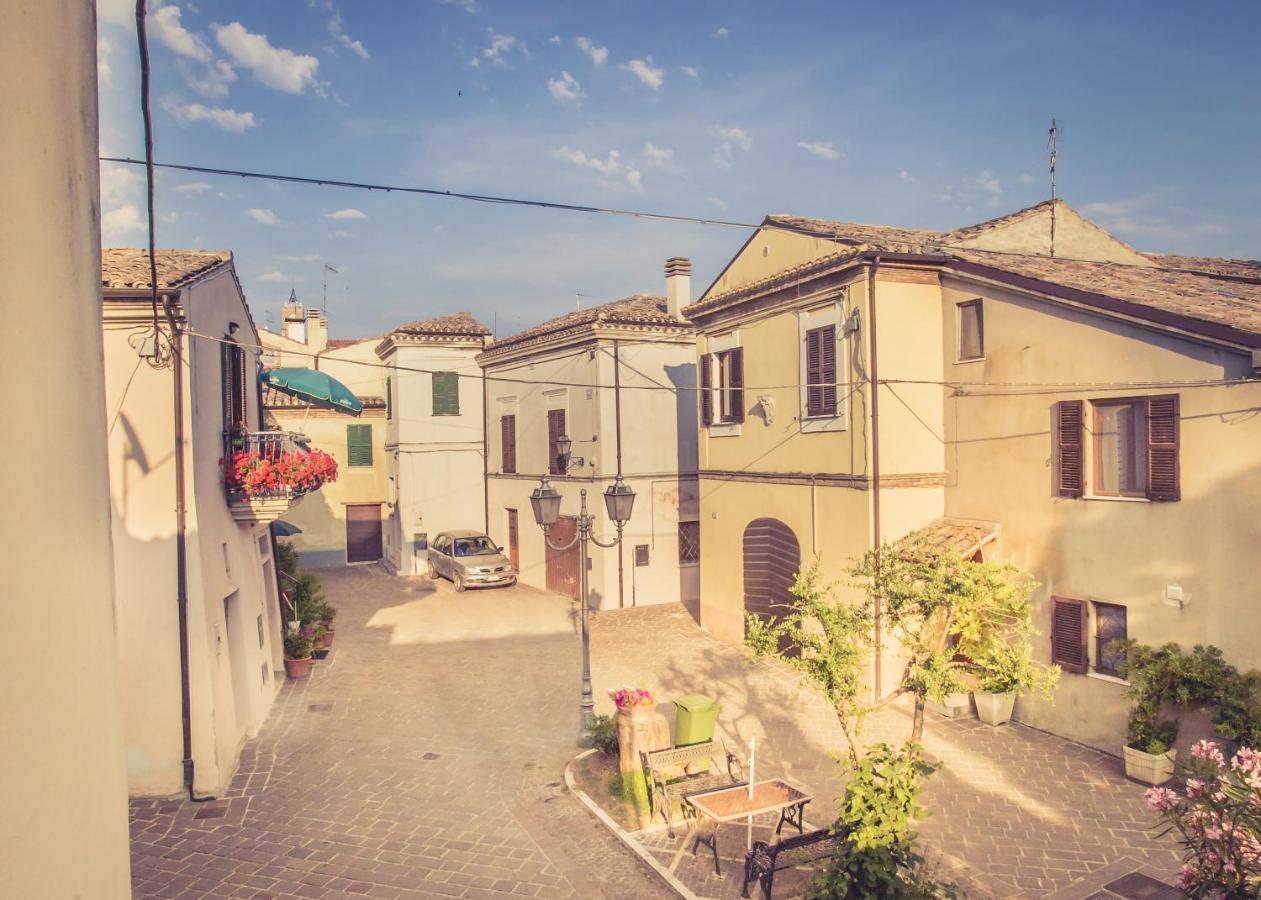 La Finestra Sul Cortile Bed & Breakfast อาตริ ภายนอก รูปภาพ
