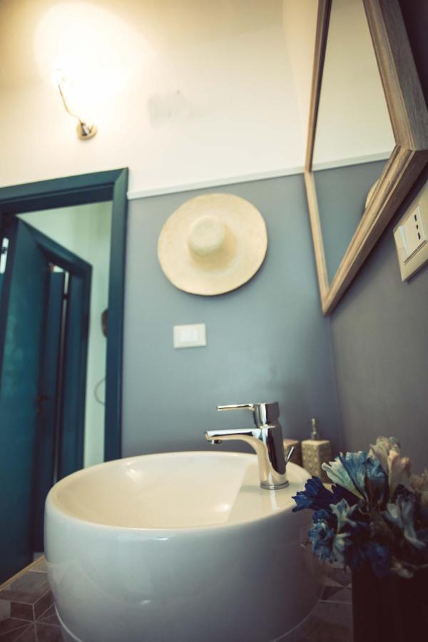 La Finestra Sul Cortile Bed & Breakfast อาตริ ภายนอก รูปภาพ