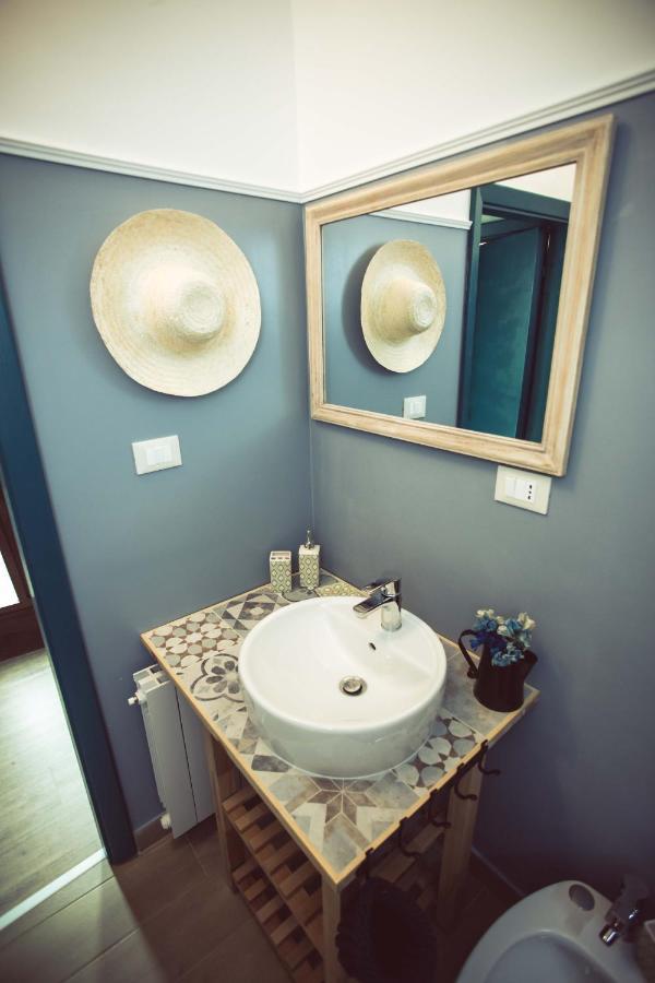 La Finestra Sul Cortile Bed & Breakfast อาตริ ภายนอก รูปภาพ