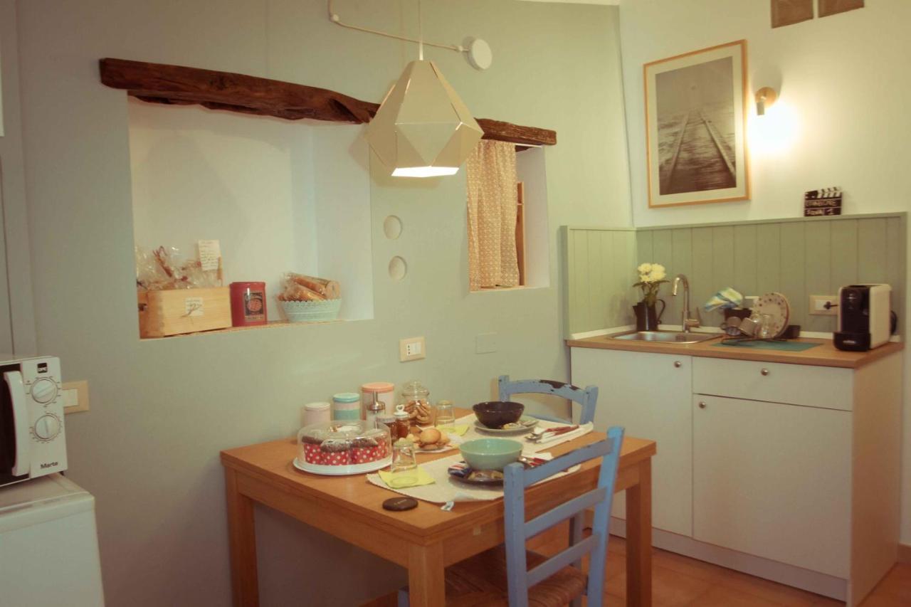 La Finestra Sul Cortile Bed & Breakfast อาตริ ภายนอก รูปภาพ