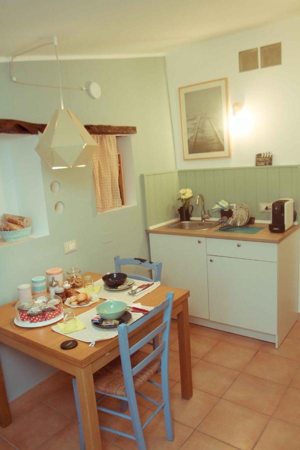 La Finestra Sul Cortile Bed & Breakfast อาตริ ภายนอก รูปภาพ