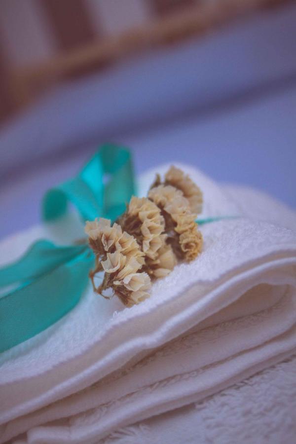 La Finestra Sul Cortile Bed & Breakfast อาตริ ภายนอก รูปภาพ